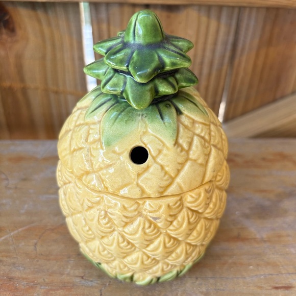 Vintage Orchids of Hawaii R-15 Yellow & Green Hand Painted Ceramic Pineapple Mug - Picture 1 of 9